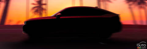 Honda Provides a First Peek at its 2022 Civic Hatchback